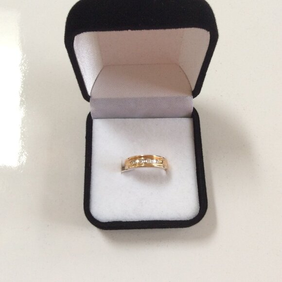 NWT STUNNING 14k GOLD & DIAMOND RING MSRP 1,375 - Picture 7 of 7
